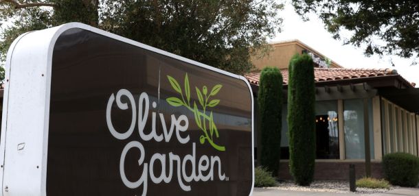 Olive Garden Bets on Fan Favorites, Brings Back Beloved Menu
