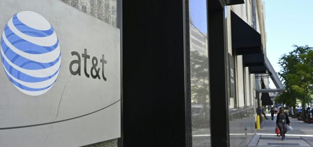 AT&T Sells Off DirecTV Stake to TPG for $7.6 Billion