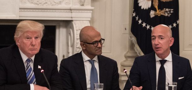 Jeff Bezos Backs Donald Trump’s Efforts to Cut Regulations, Signals